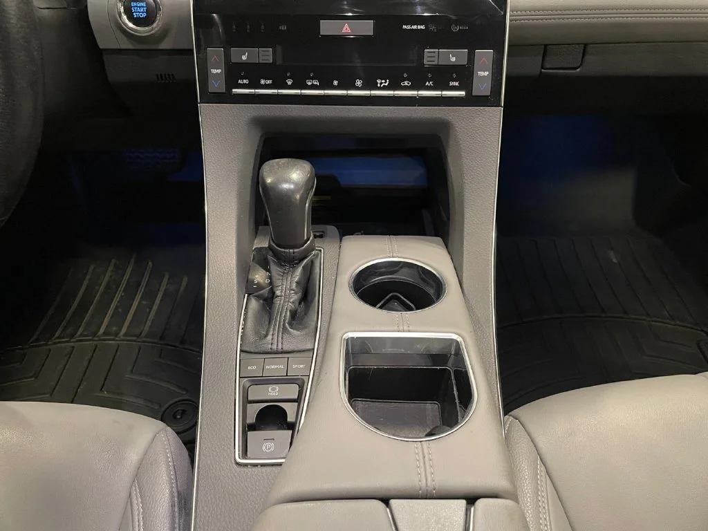 Used 2021 Pearl Toyota XLE image 11