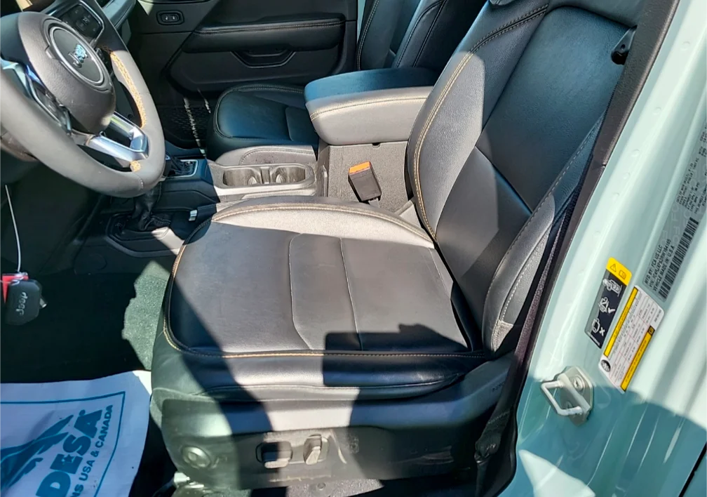 Used 2024  Jeep Sahara 4xe image 8
