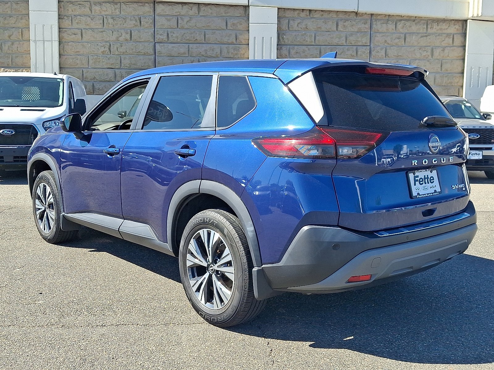 2022 Nissan Rogue SV - Photo 6