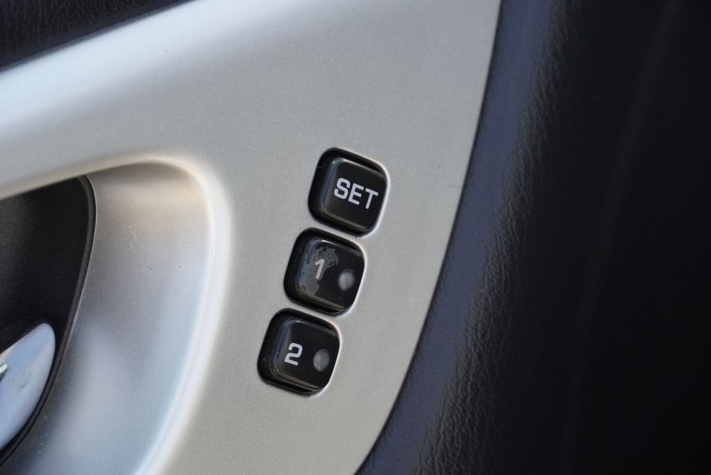 Used 2018 Silver Nissan Platinum image 24