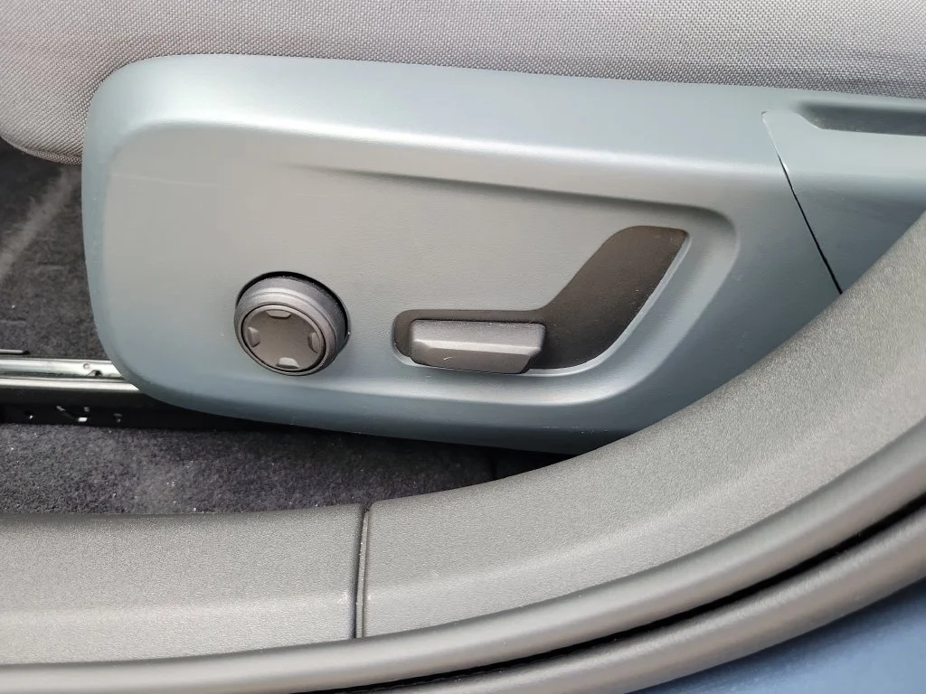 Used 2024 Blue Polestar Long Range Dual Motor image 25