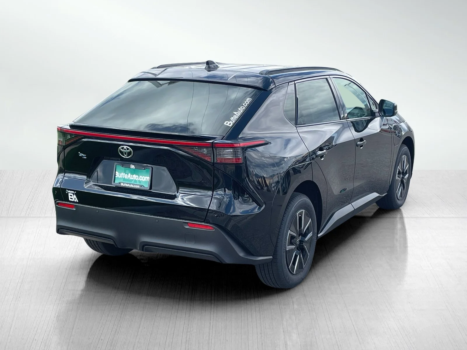 New 2026 Midnight Black Metallic Toyota XLE Plus image 3