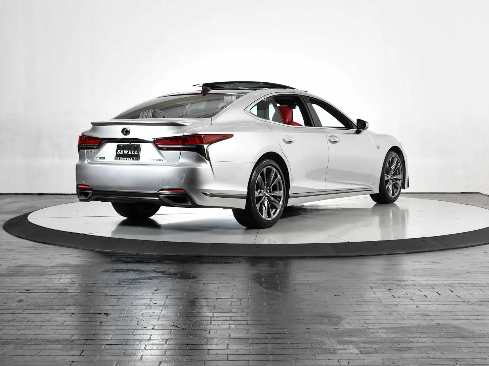 Used 2018 Liquid Platinum Lexus  image 7