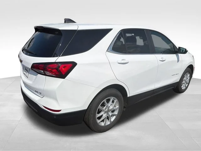 Used 2024 Summit White Chevrolet LT image 6