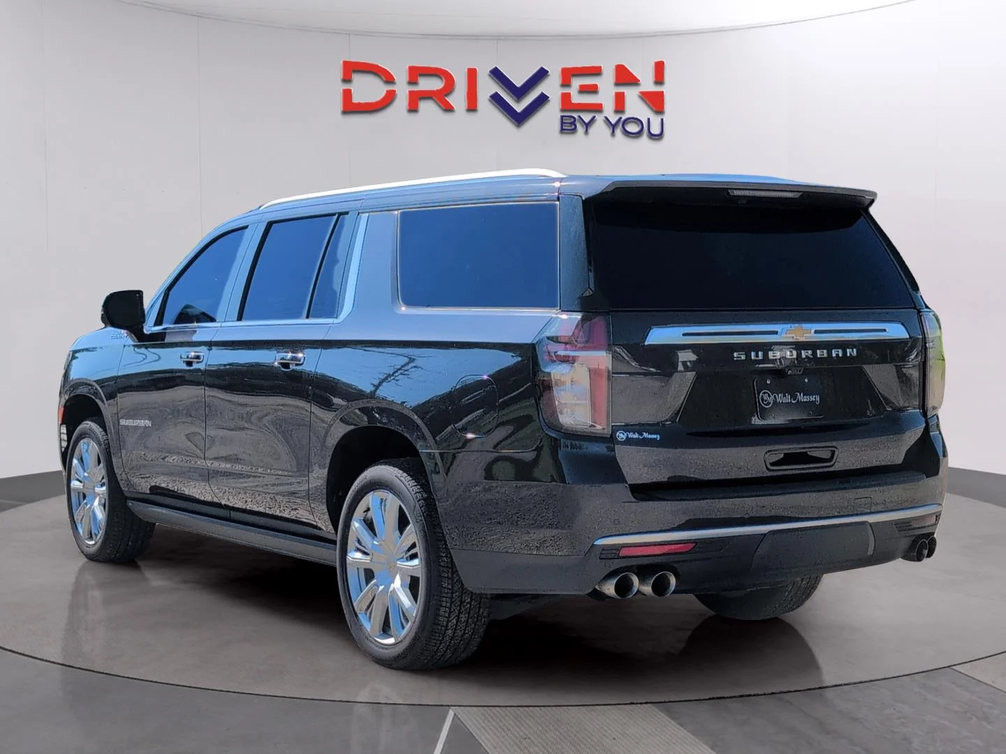 Used 2023 Dark Ash Metallic Chevrolet High Country image 3
