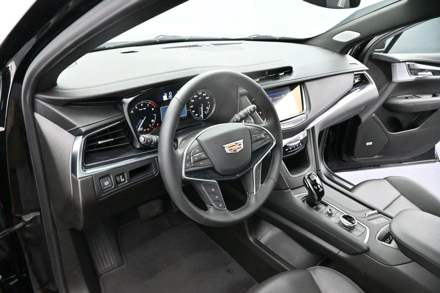 Used 2025 Stellar Black Metallic Cadillac Premium Luxury image 15