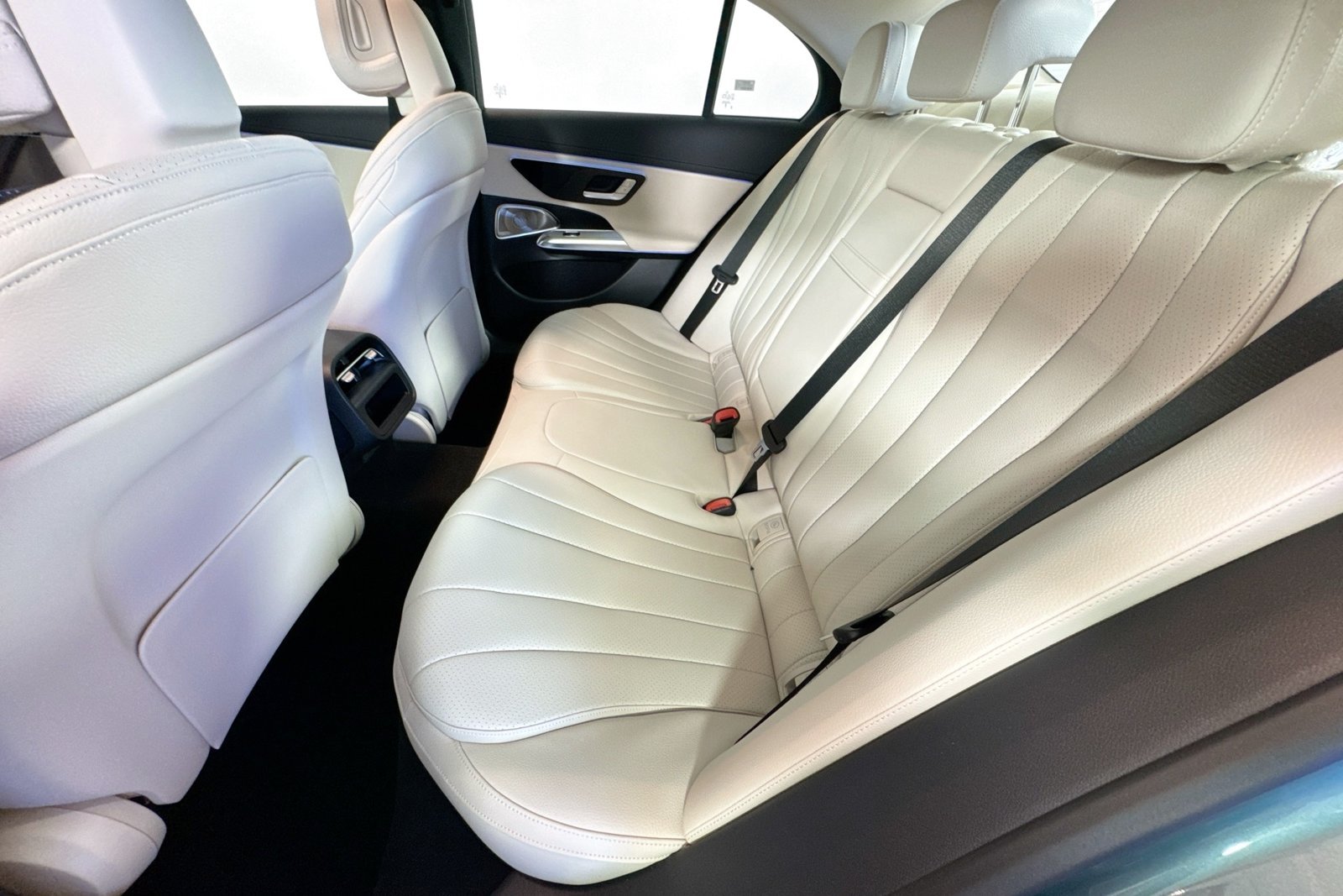 New 2026 Verde Silver Metallic Mercedes-Benz E 350 image 22