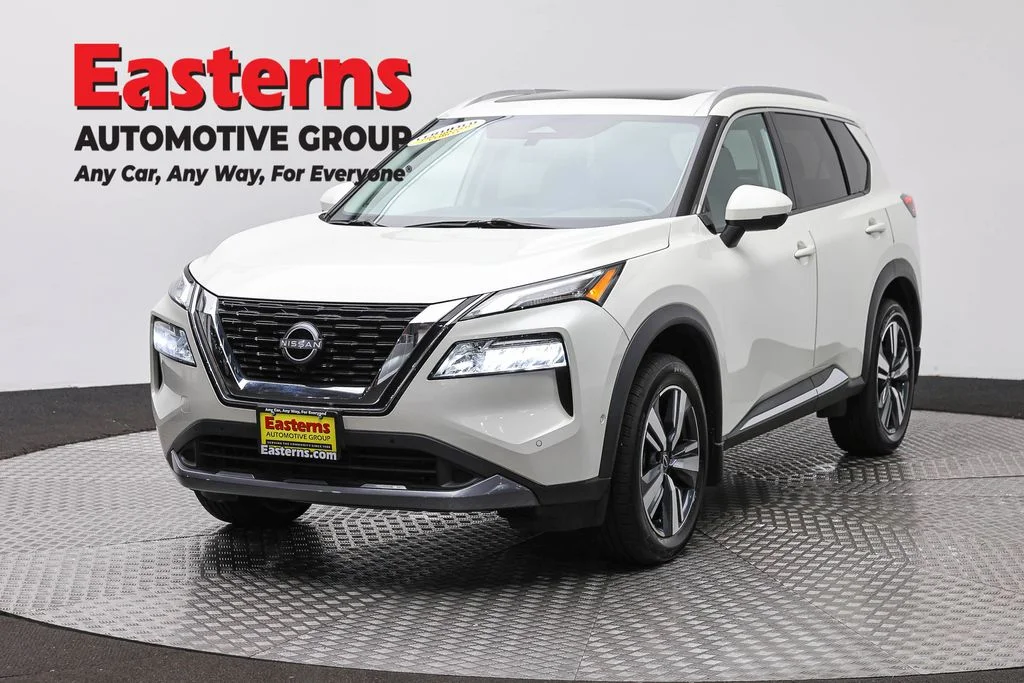 Used 2023 White Nissan SL image 1