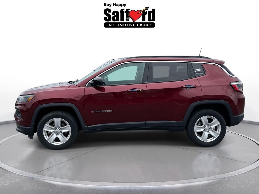 Used 2022 Red Jeep Latitude image 4