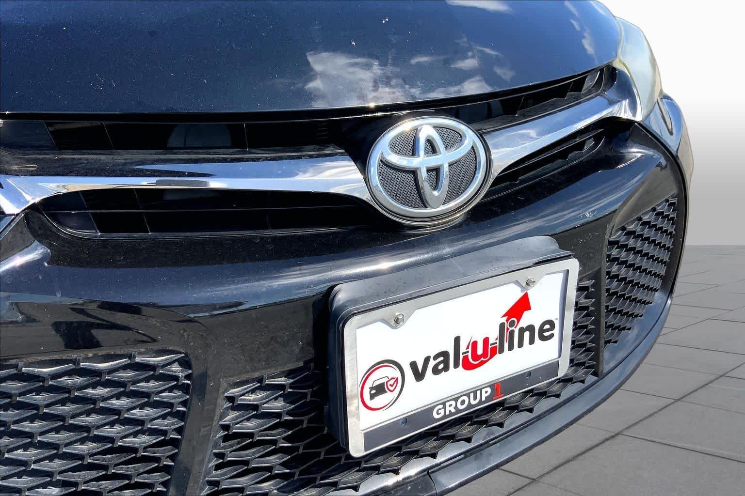 Used 2017 Midnight Black Metallic Toyota SE image 29