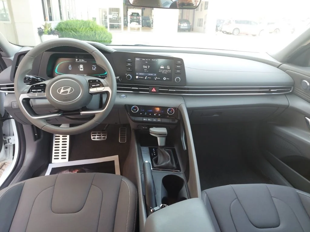 Certified Used 2026 White Hyundai SEL Sport image 18