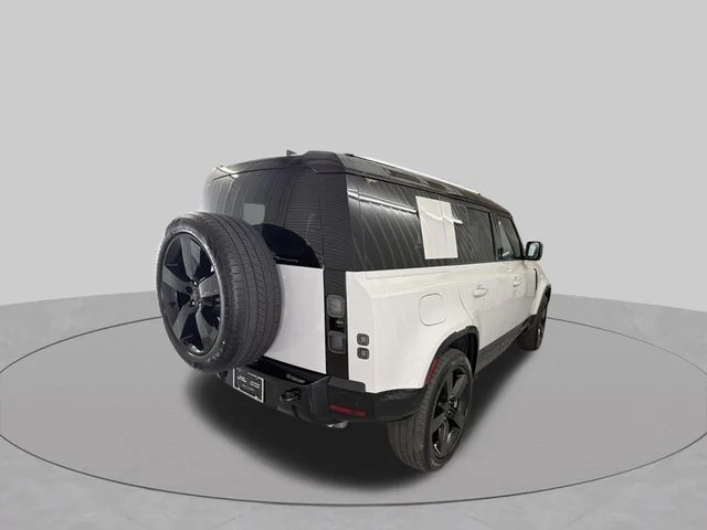 New 2026 Borasco Gray Metallic Land Rover X-Dynamic SE image 4
