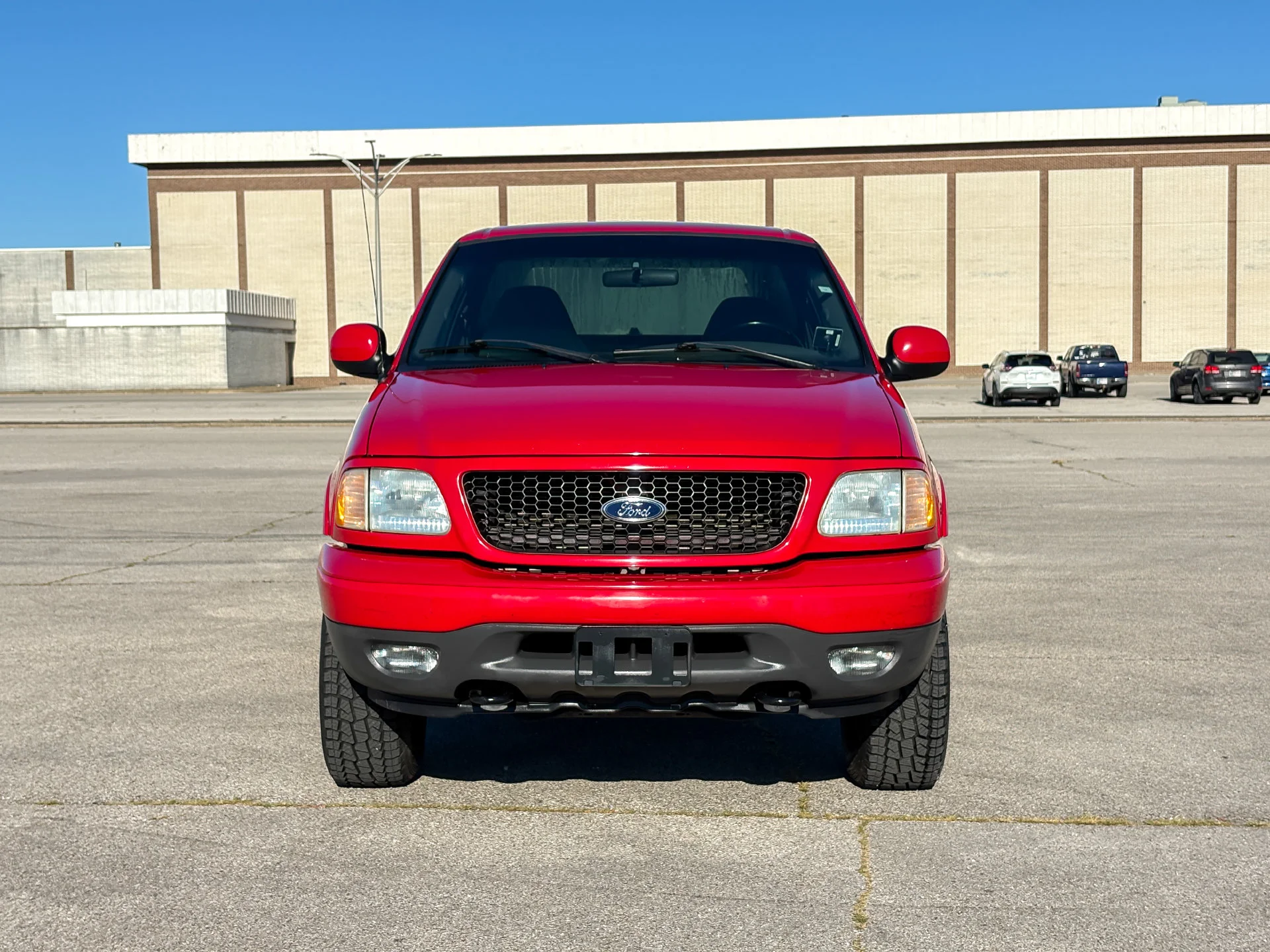 Used 2002 Red Ford XLT image 3