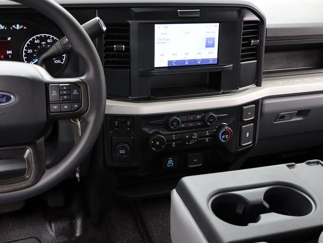New 2026 Oxford White Ford F-450® XL image 15