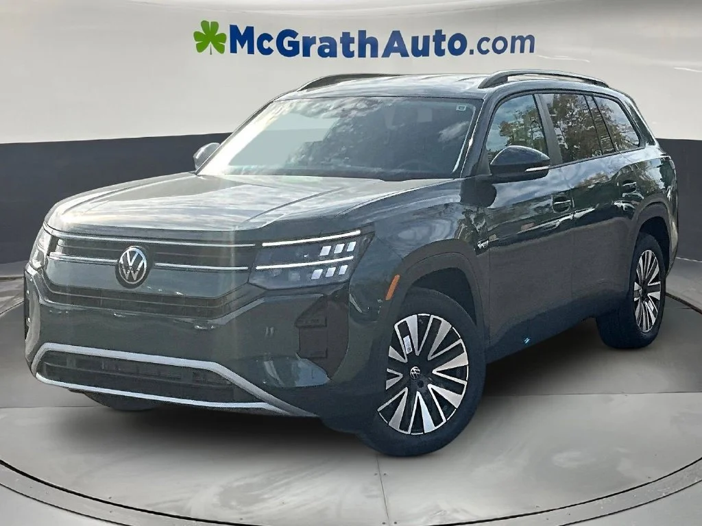 New 2027 Sacramento Green Metallic Volkswagen 2.0T SE w/ Technology image 2
