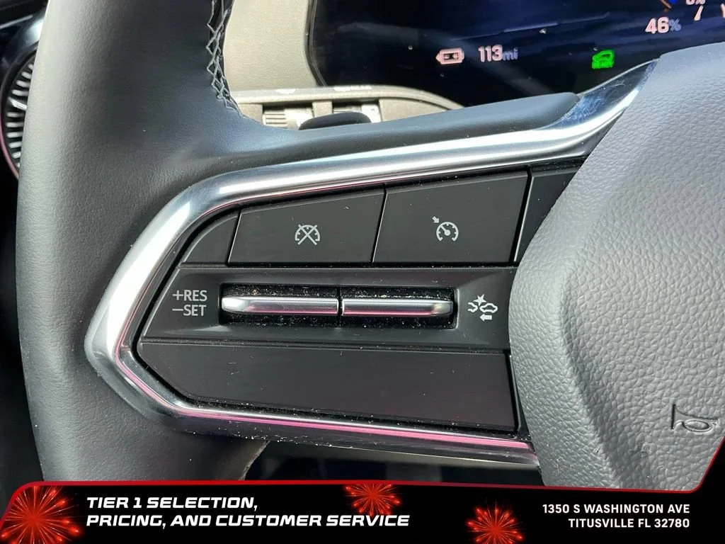 Used 2025 Summit White Chevrolet LT image 26