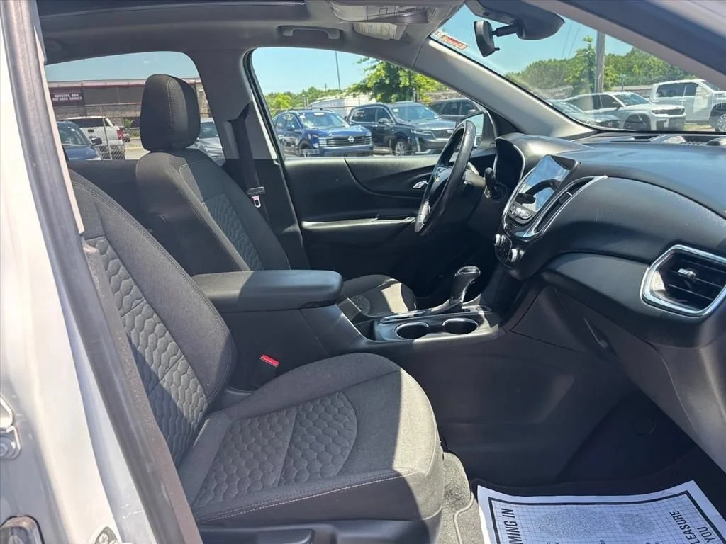 Used 2020 SUMMIT WHITE Chevrolet LT image 15