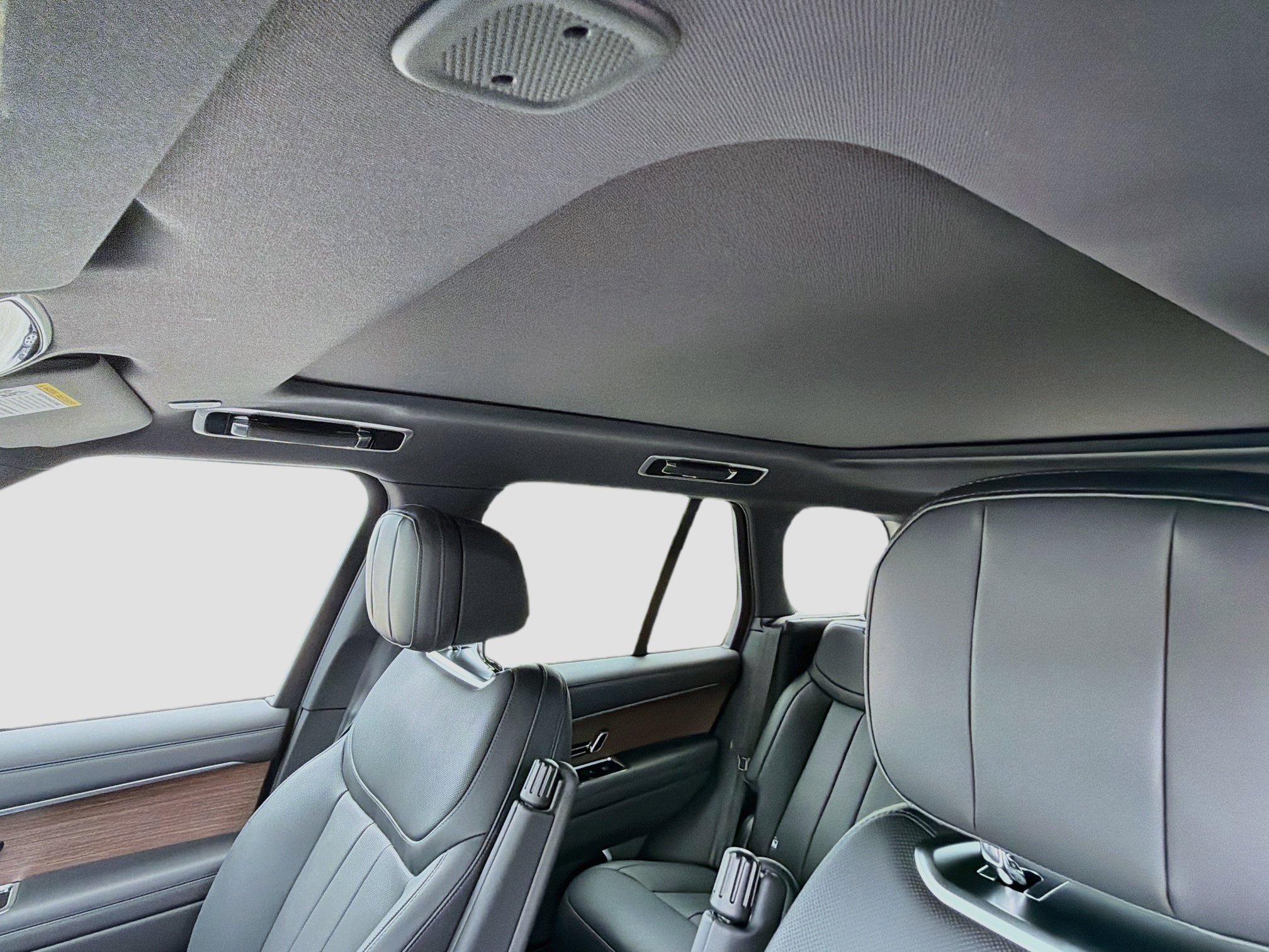 New 2026 Santorini Black Land Rover SE image 28