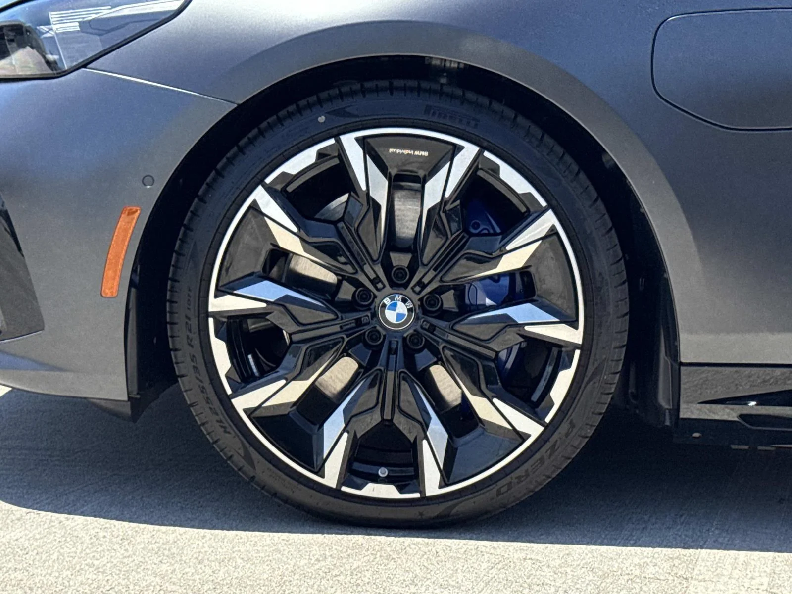 New 2027 Frozen Deep Grey BMW 550e xDrive Sedan image 6