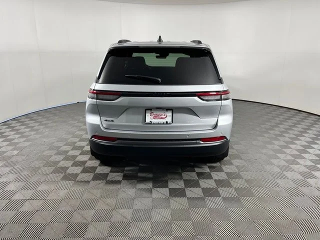 Used 2026 Silver Jeep Limited image 6