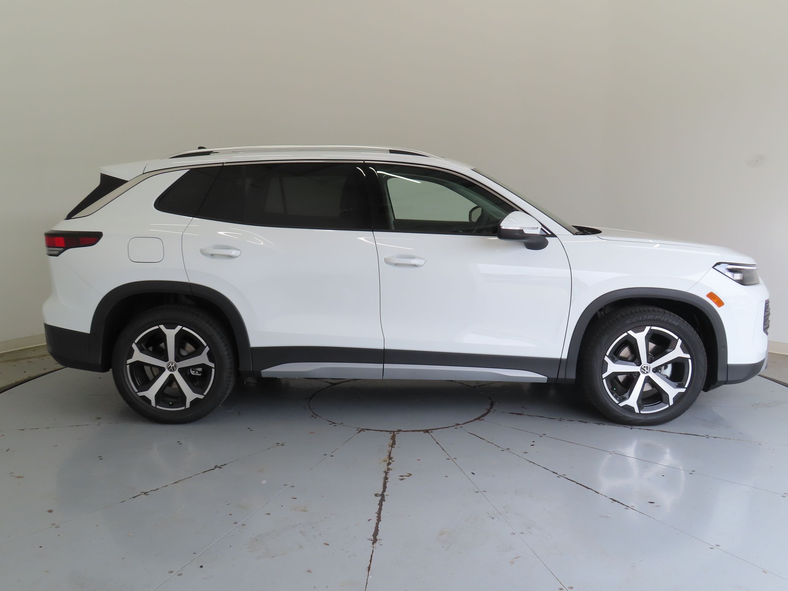 New 2026 White Volkswagen 2.0T SE image 2
