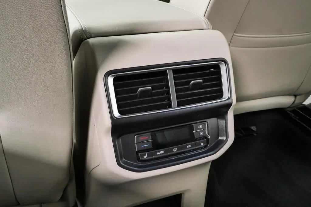 New 2026 Opal White Pearl Volkswagen 2.0T SEL image 19