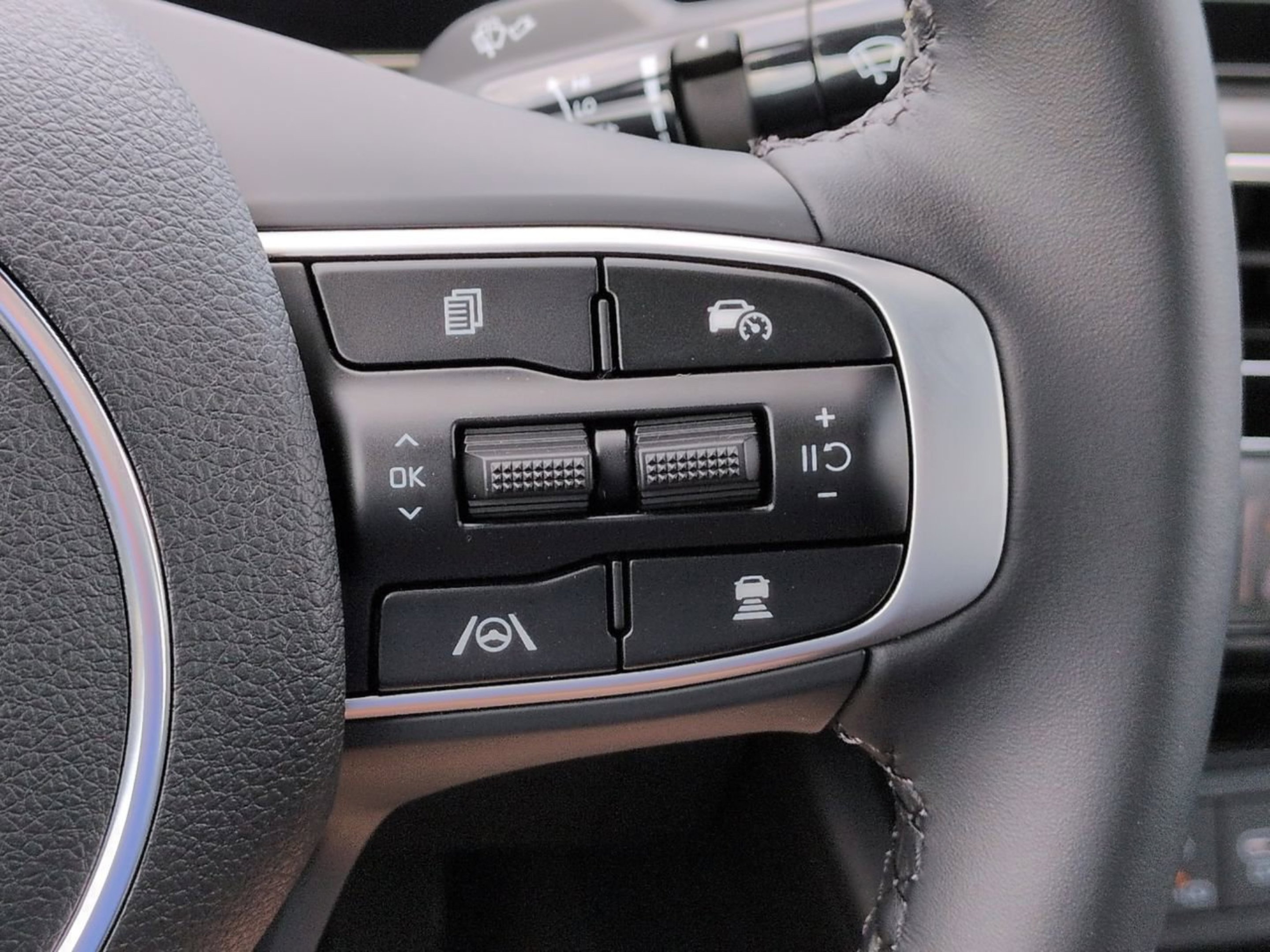 New 2026 Snow White Pearl Kia GT-Line FWD image 25