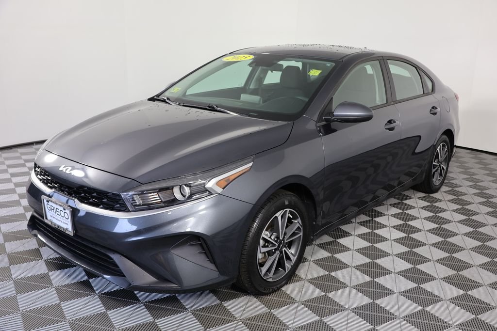 Used 2023 Gray Kia LXS image 4