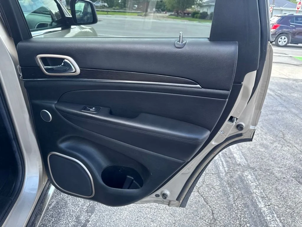 Used 2014 Beige Jeep Summit image 36