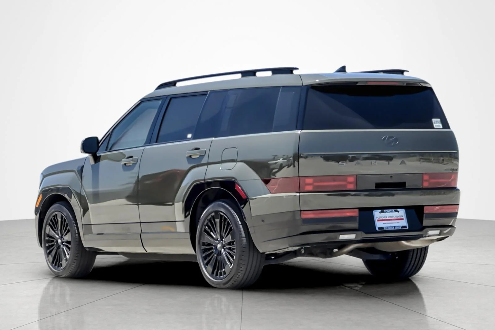 Used 2025 Rockwood Green Hyundai Calligraphy image 3