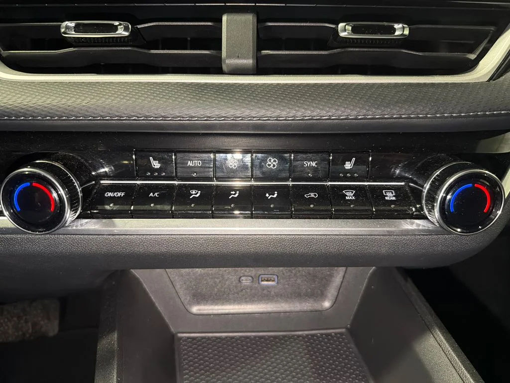 Used 2026 Mosaic Black Metallic Chevrolet AWD LT image 29