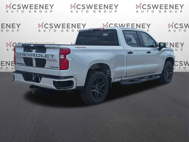 Used 2022 Silver Ice Metallic Chevrolet Custom image 5