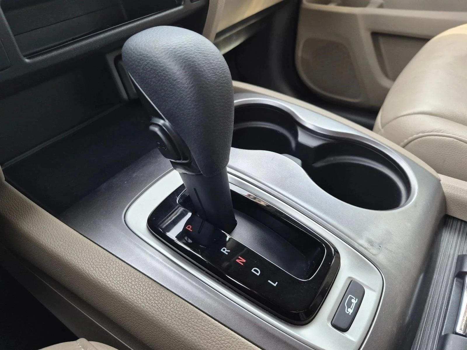 Used 2019 White Diamond Pearl Honda EX-L image 15