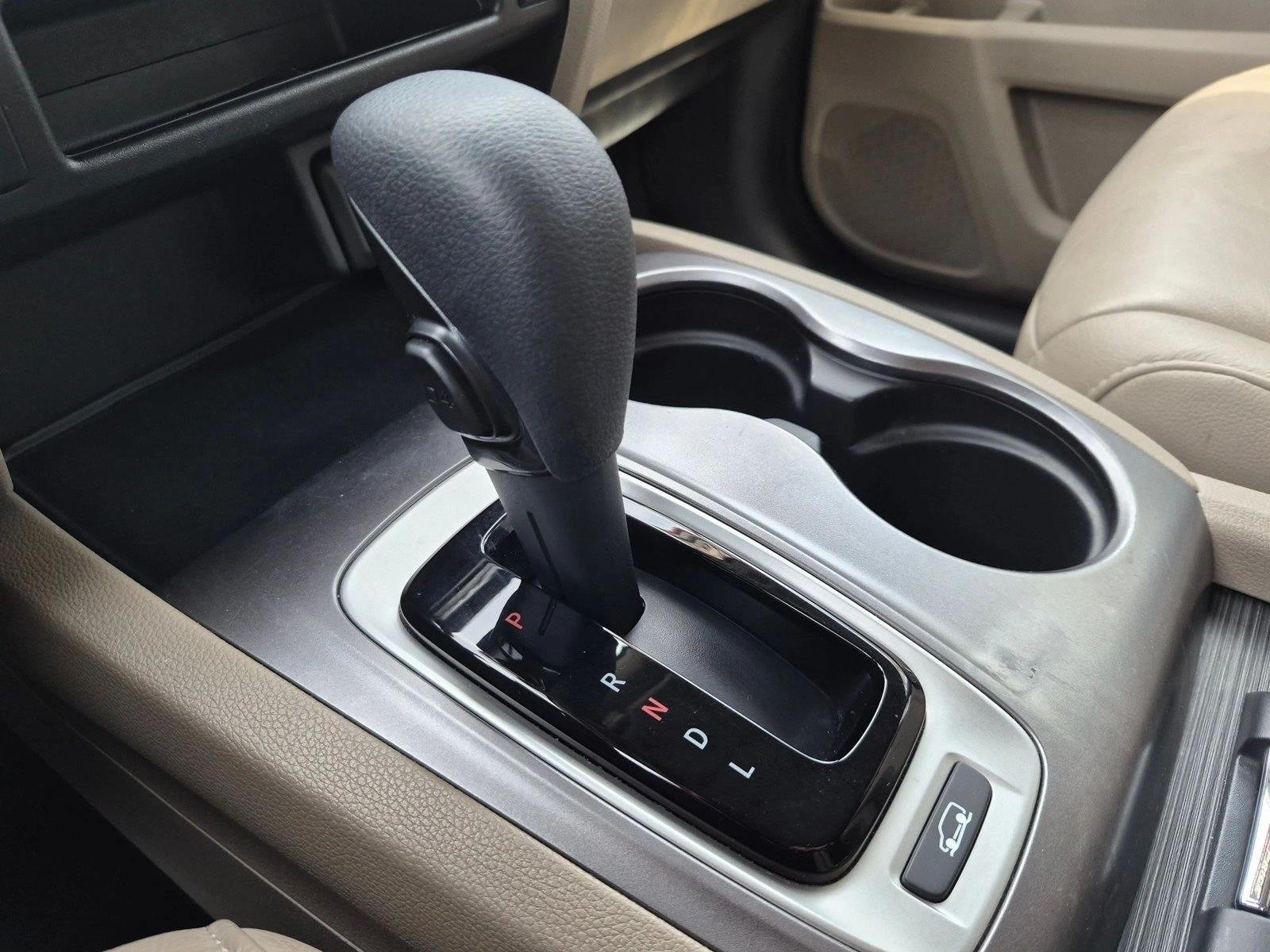 Used 2019 White Diamond Pearl Honda EX-L image 15