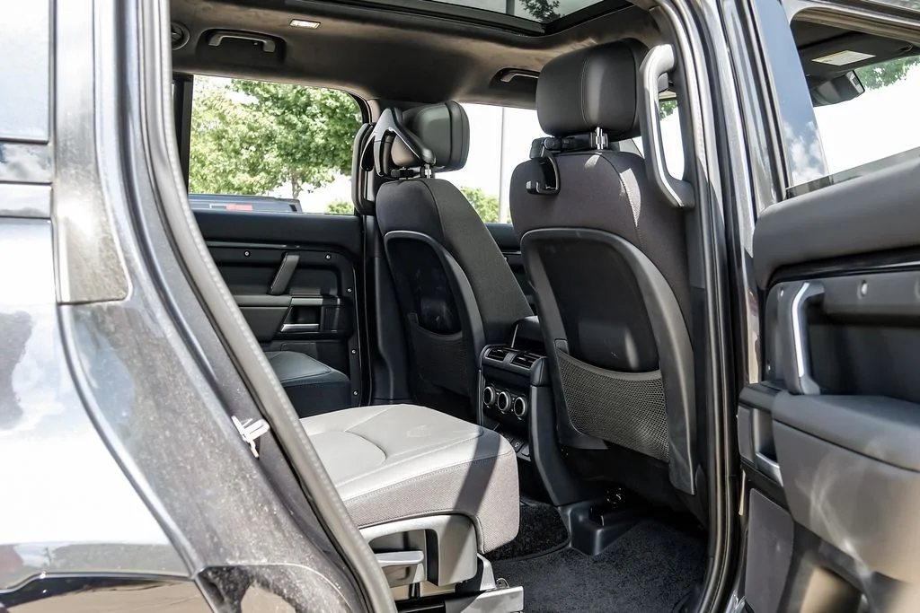 2025 Land Rover Defender V8 - Photo 44