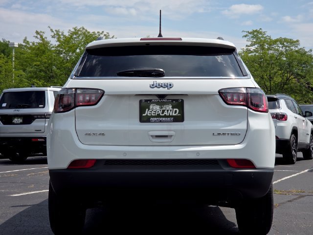 New 2026 Bright White Clear-Coat Exterior Paint Jeep Limited image 20