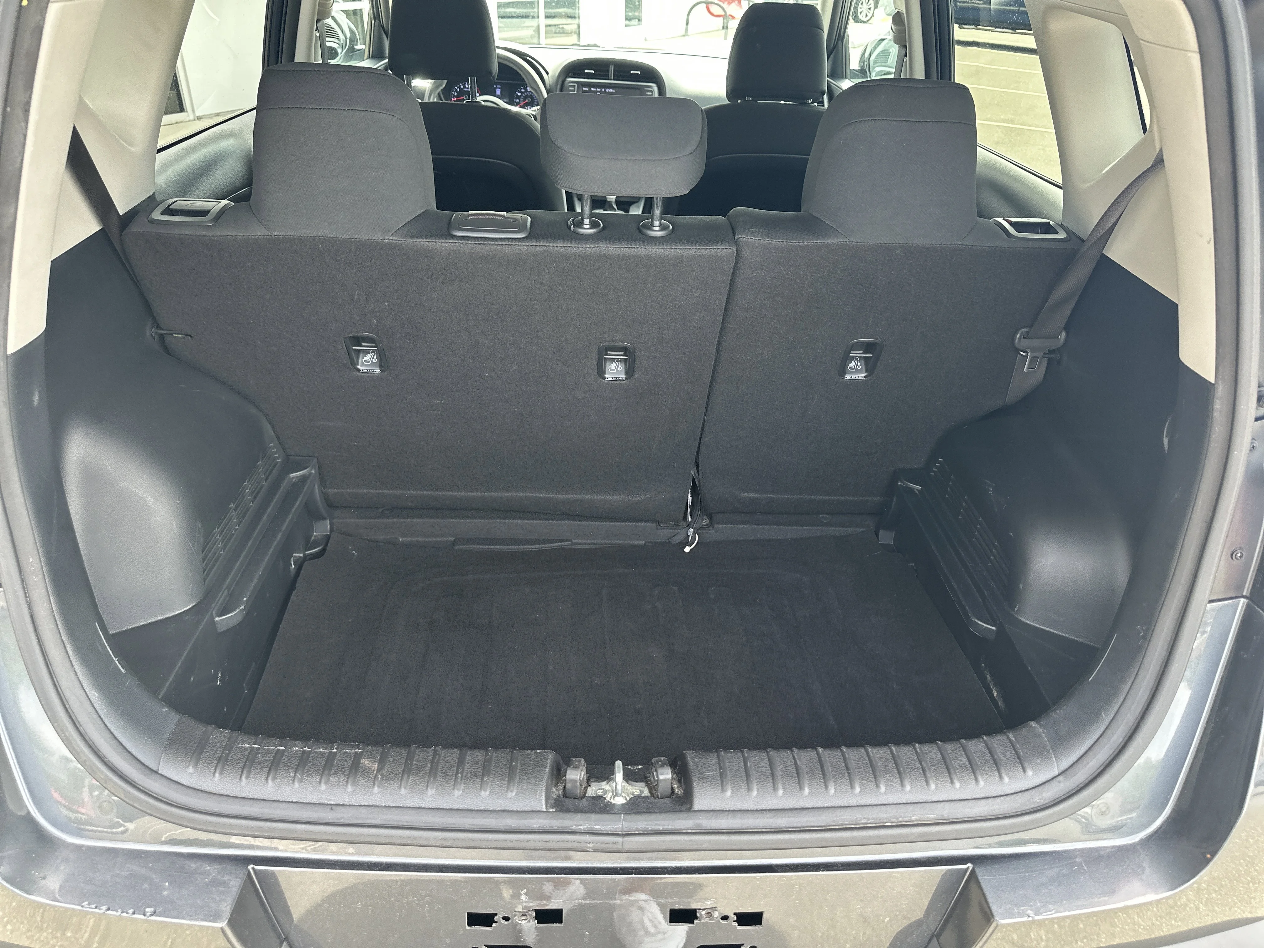 Used 2022 Gravity Gray Kia LX image 22