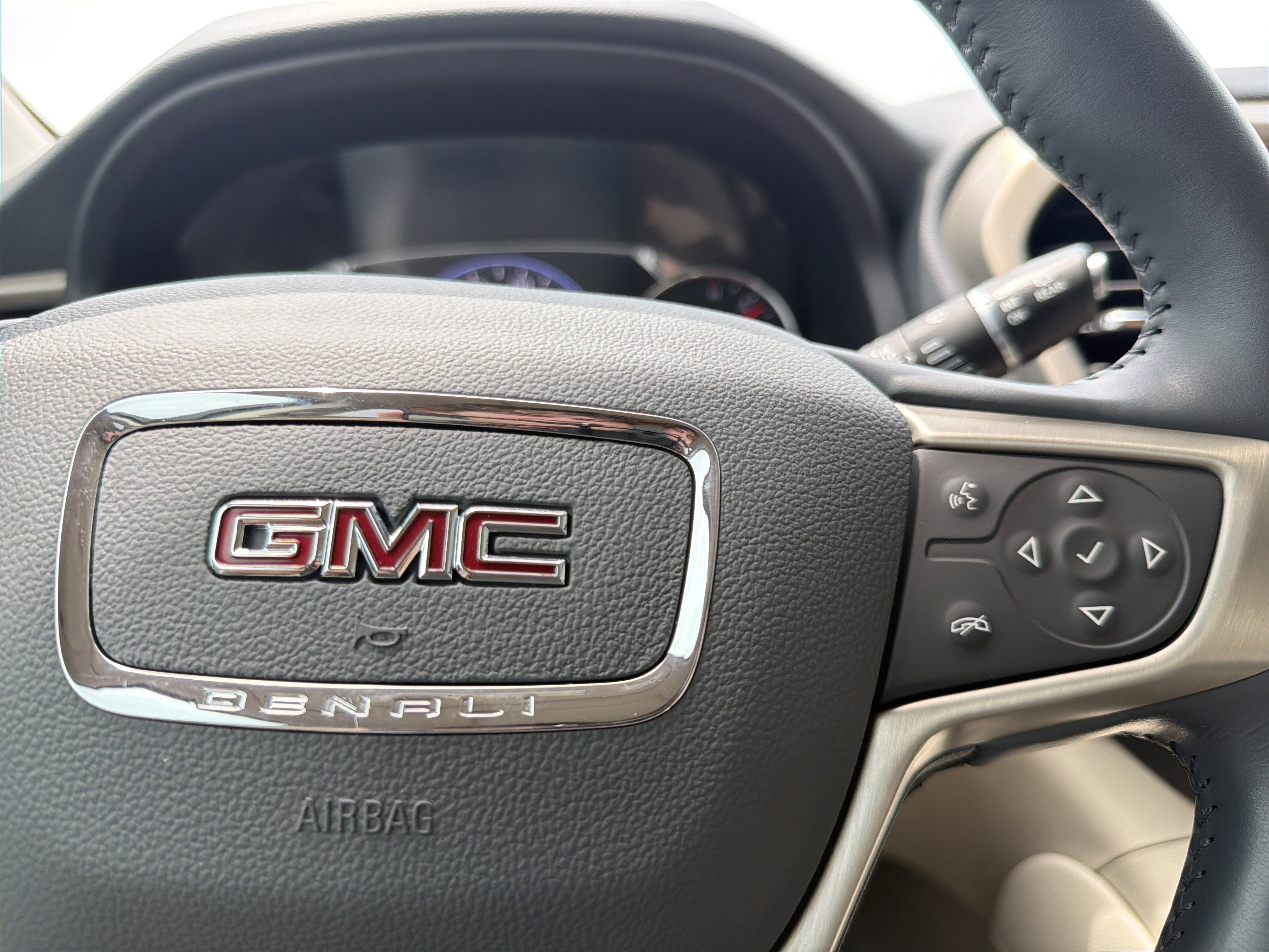 2022 GMC Acadia Denali - Photo 31