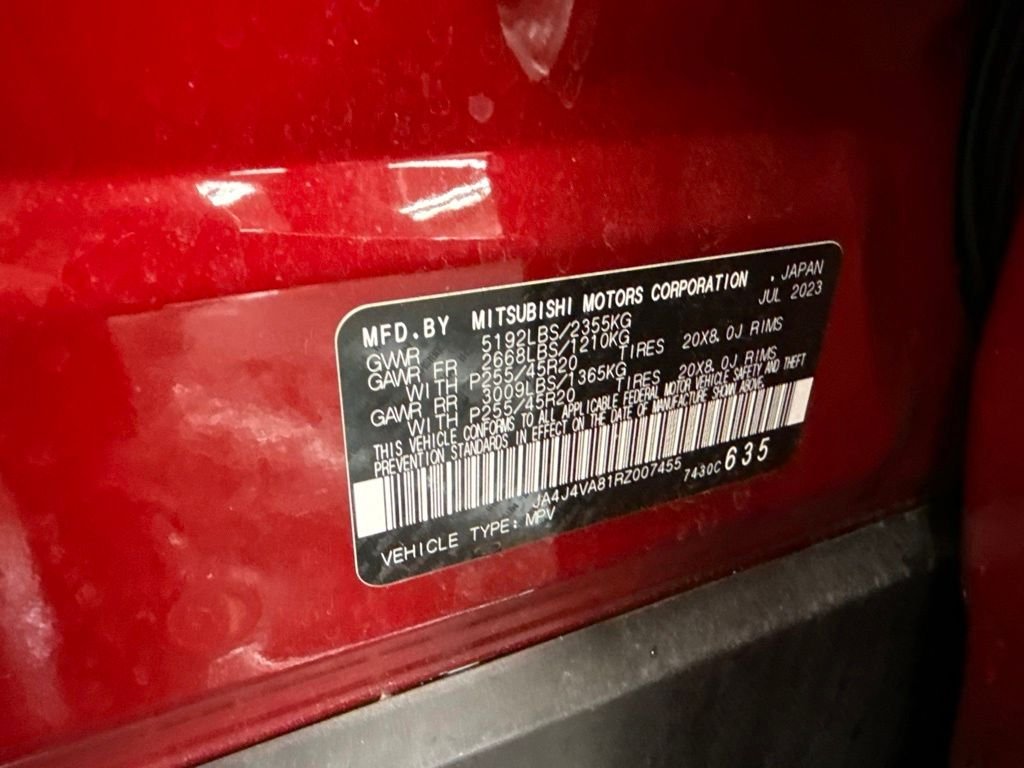 Used 2024 Red Mitsubishi  image 10