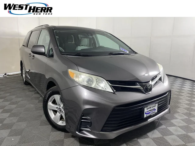2018 Toyota Sienna LE