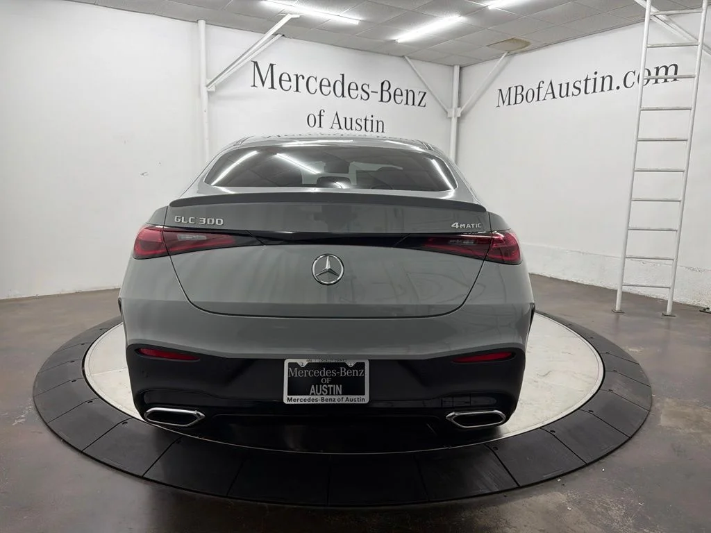 New 2027 White Mercedes-Benz GLC 300 image 6
