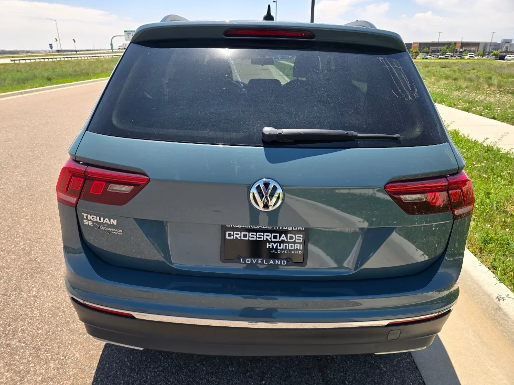 Used 2020 Stone Blue Metallic Volkswagen SE image 4