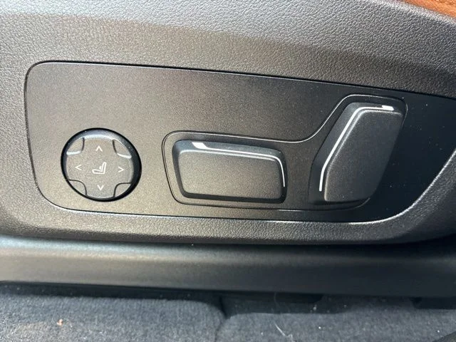 Certified Used 2024 Phytonic Blue Metallic BMW xDrive30i image 18