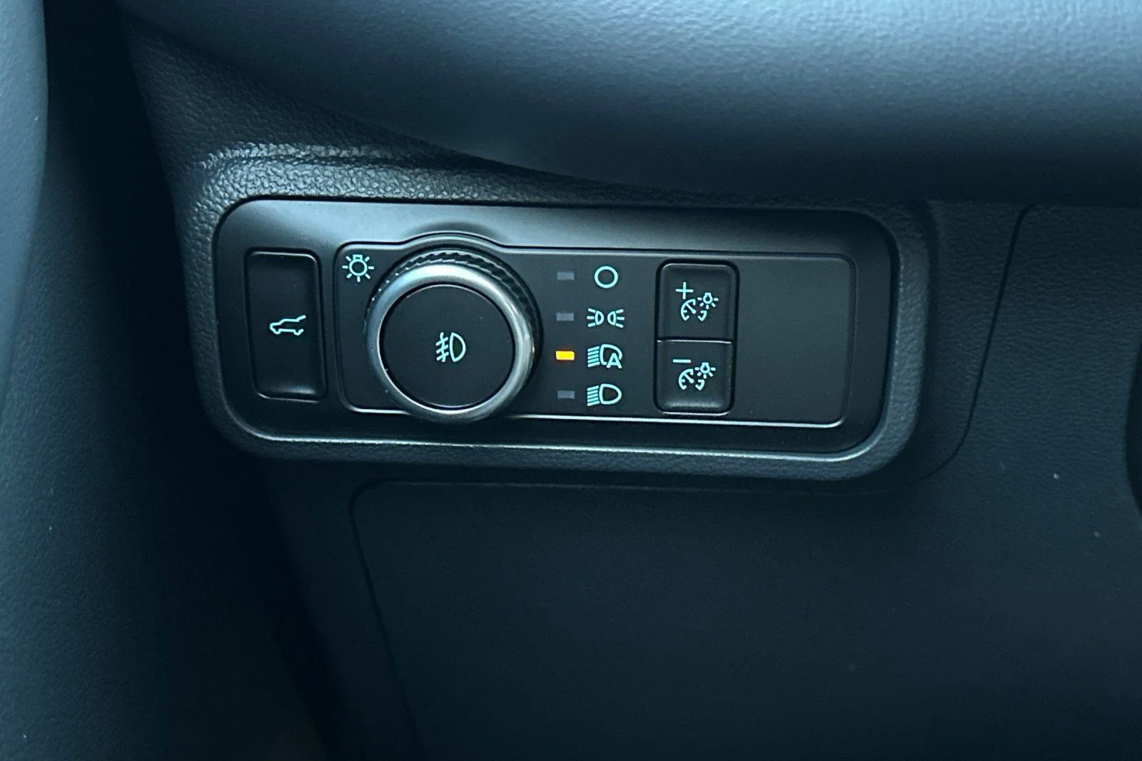 New 2026 Carbonized Gray Metallic Ford ST-Line image 24