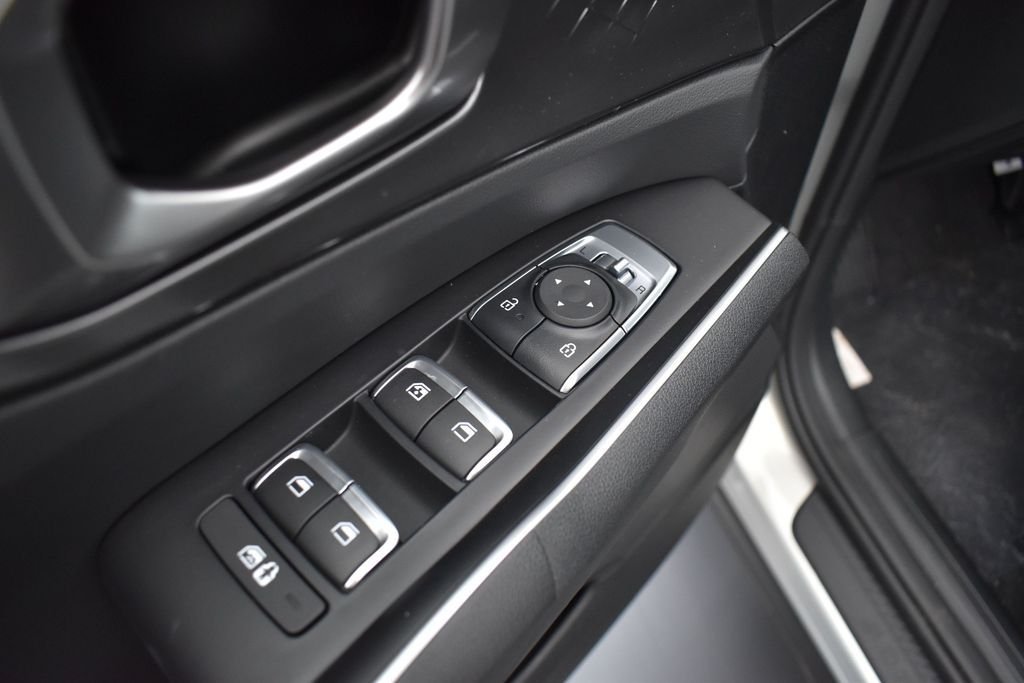 New 2026 Ivory Silver Kia S image 6
