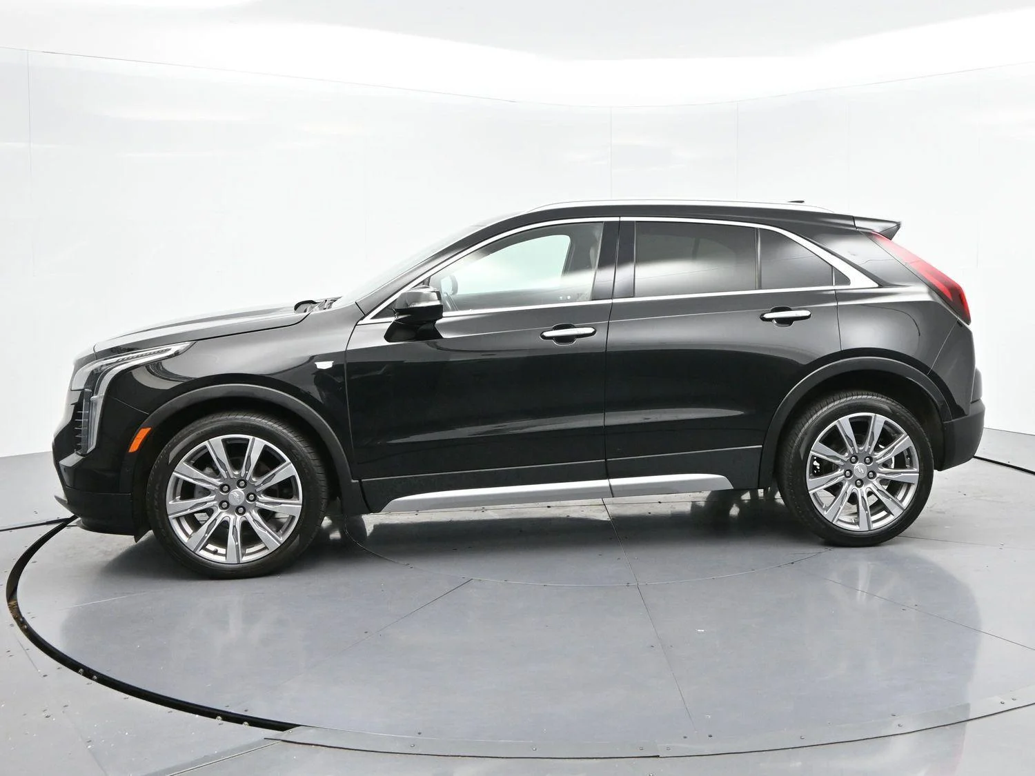 Used 2022 Stellar Black Metallic Cadillac Premium Luxury image 4