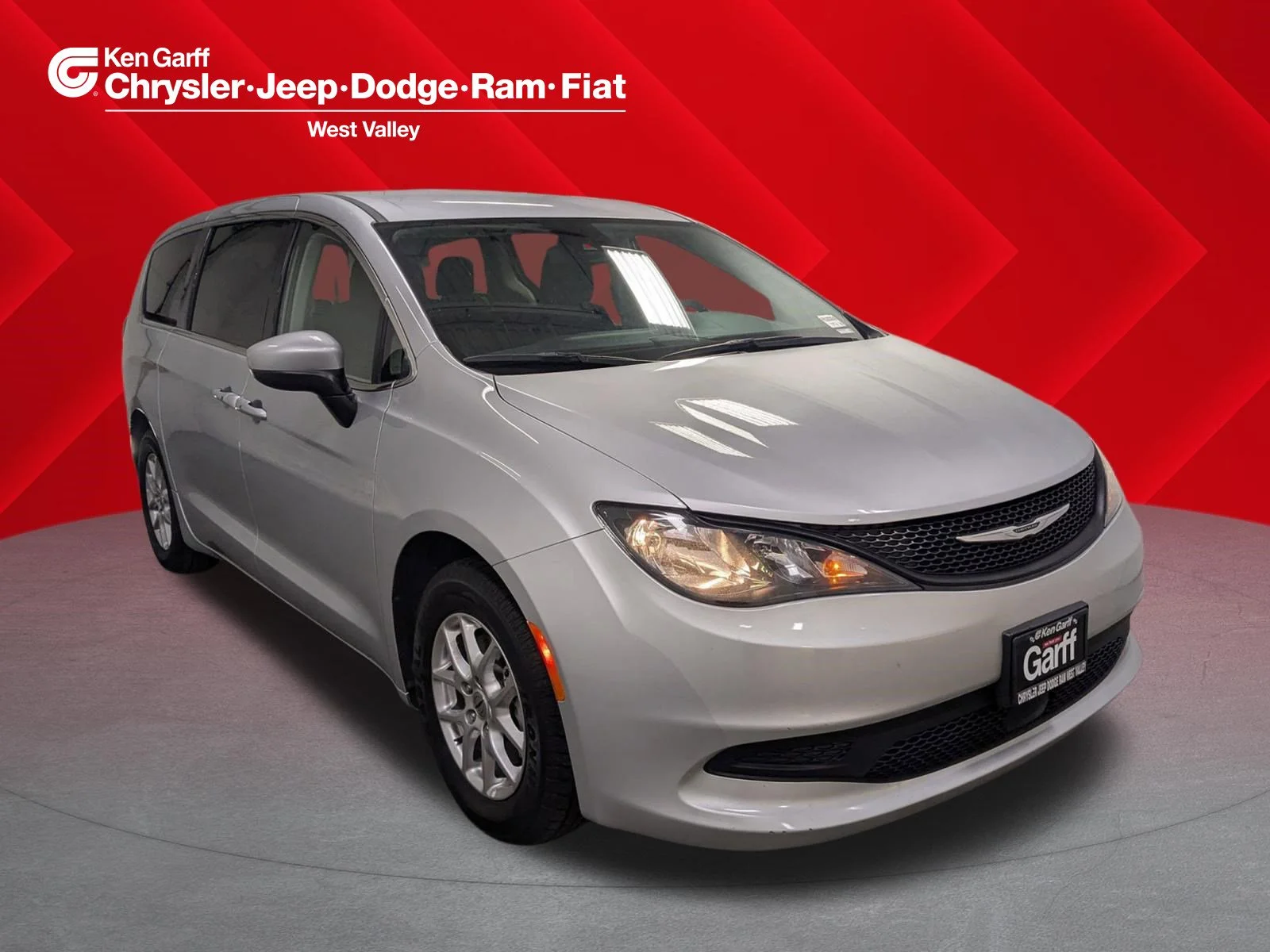 2023 Chrysler Voyager LX's photo