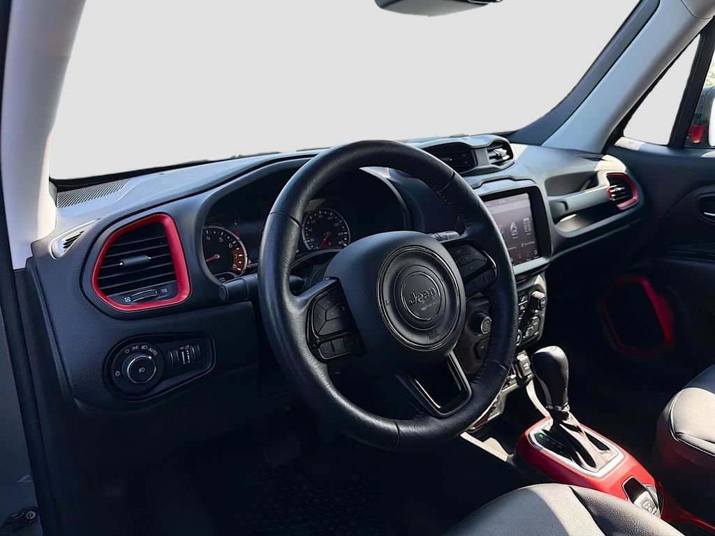 Used 2022 Sting-Gray Clearcoat Jeep Trailhawk image 8