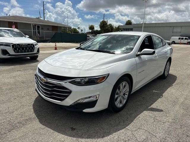 Used 2025 White Chevrolet LT image 7