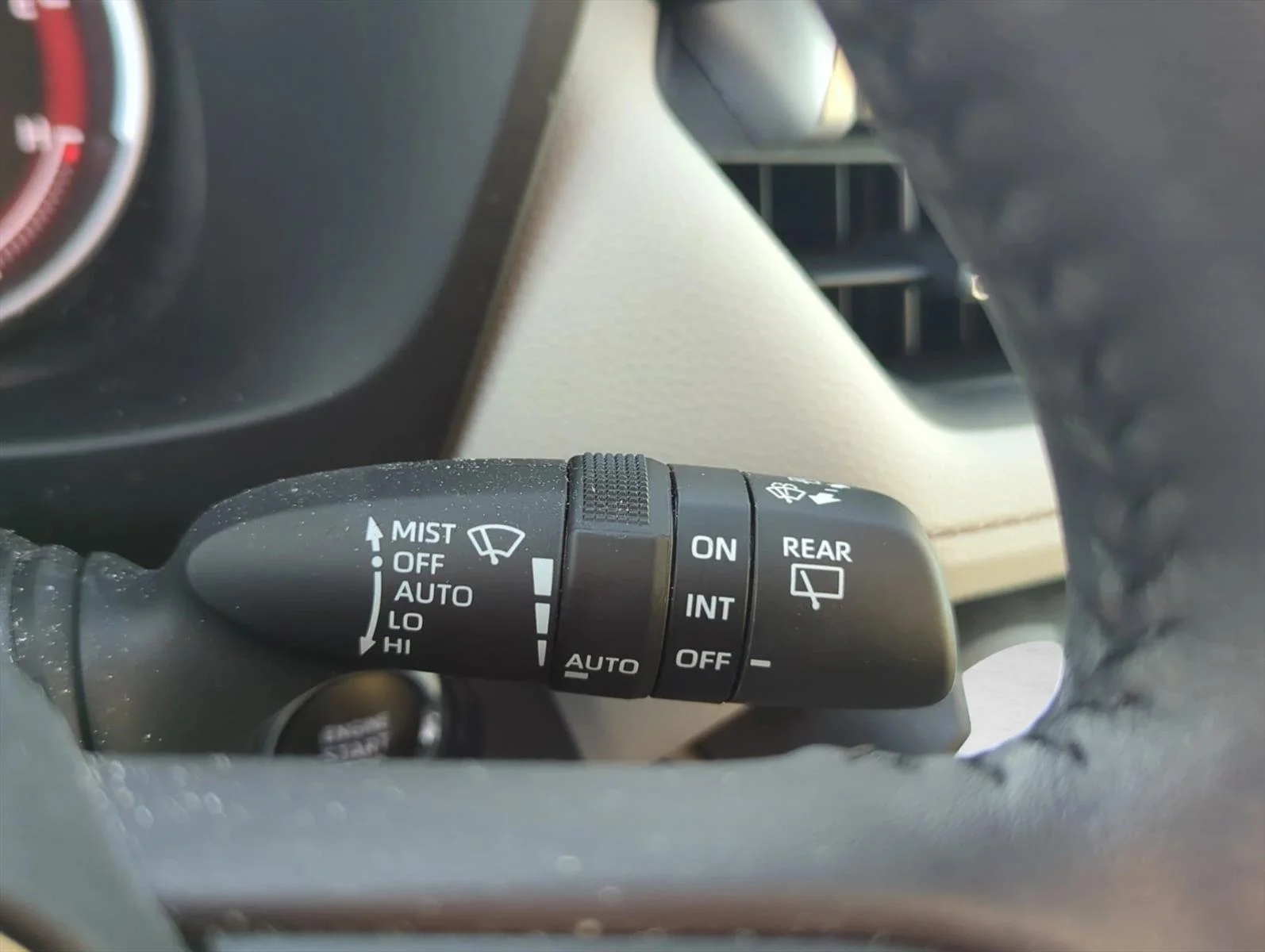 Used 2024 Wind Chill Pearl Toyota XLE Premium image 17